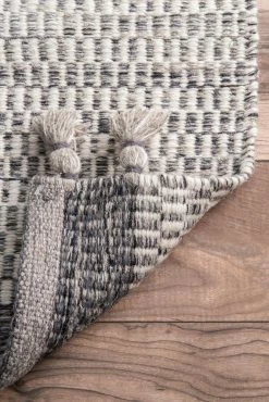 Outlet 🎁 nuLOOM Handmade Jenson Tassel Area Rug 💯 -nuLOOM Boutique 38c8df409e2a42a6a26eef0ef5b05a5c 1080x