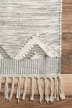 Outlet 😍 NuLOOM Savannah Moroccan Fringe Rug 😉 -nuLOOM Boutique 69bb6961eb1142c0b564bc8ef8bee35f 1080x